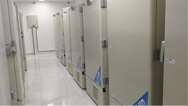 如果在实验室内放了样本无法实时得知温度情况还能轻易离开实验室吗？25.11.19