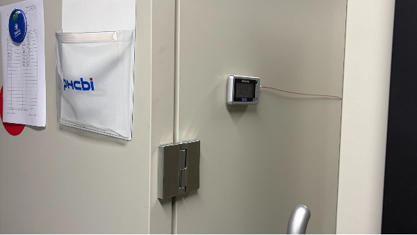 如何帮助实验室工作人员随时随地掌握冰箱环境?样本数据如何检查?26.8.21