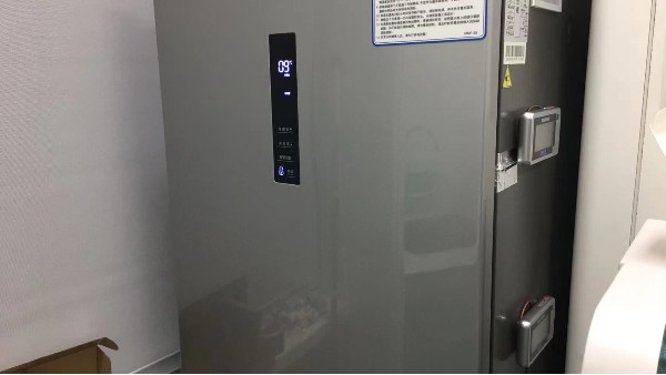 你所担心的实验室样本温度异常变化等问题是如何完成统一监测的呢？24.7.8